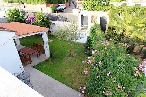 Attached house in Bendinat with private garden