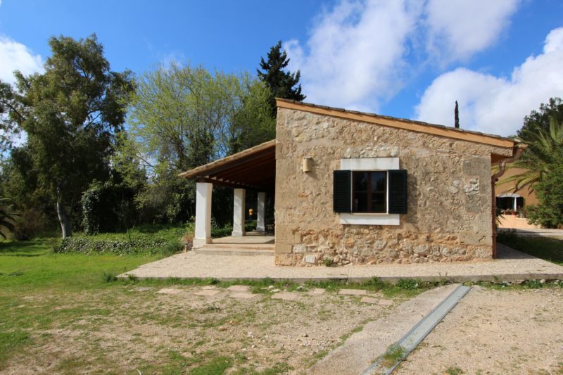 Rustic house in Peguera with tourist licence