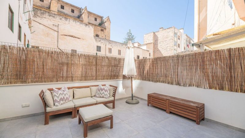 Amazing three bedrooms apartment in Old Town with private terrace