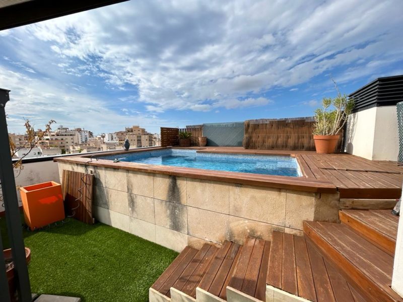 Penthouse with private terrace and pool!